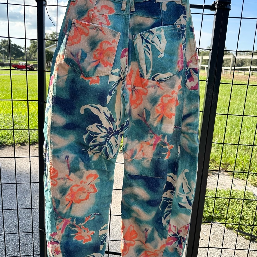 Free People We The Free Good Luck Barrel Jeans in Pool Floral 25 (fits like 24) - Picture 4 of 9